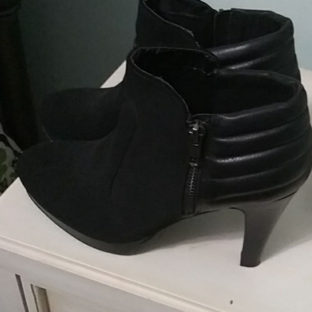 Dress shoes